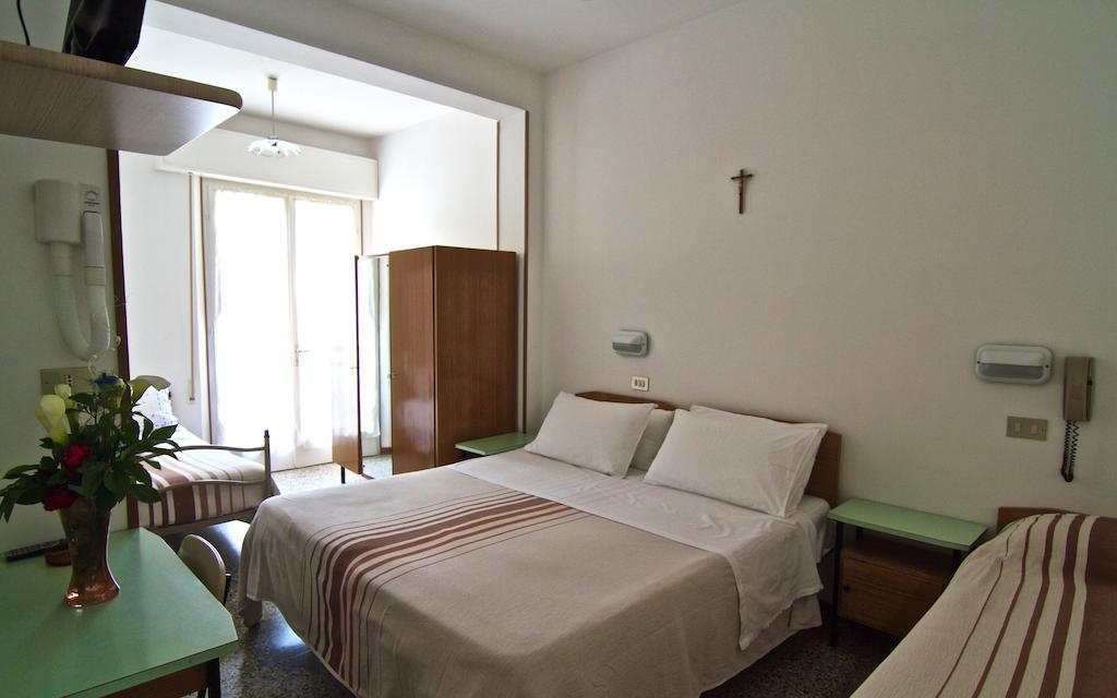 Hotel Villa Tua Riccione Habitación foto